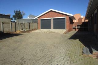 3 Bedroom Property for Sale in Heiderand Western Cape